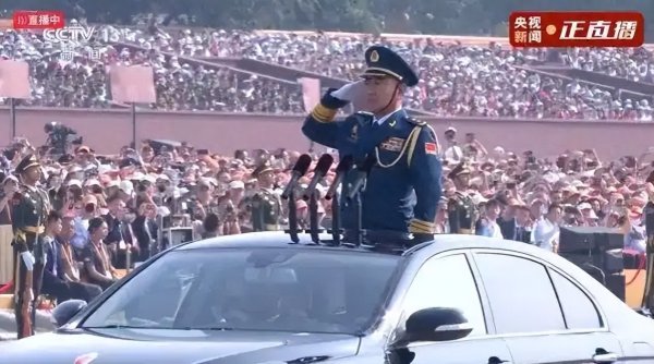 兆富配资 美国无人机仍在测试, 我军两款忠诚僚机已挂军籍编号投入实战?